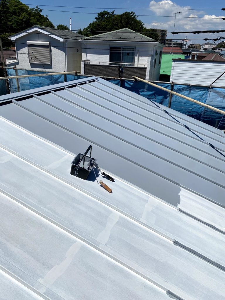 トタン屋根の遮熱塗料の施工